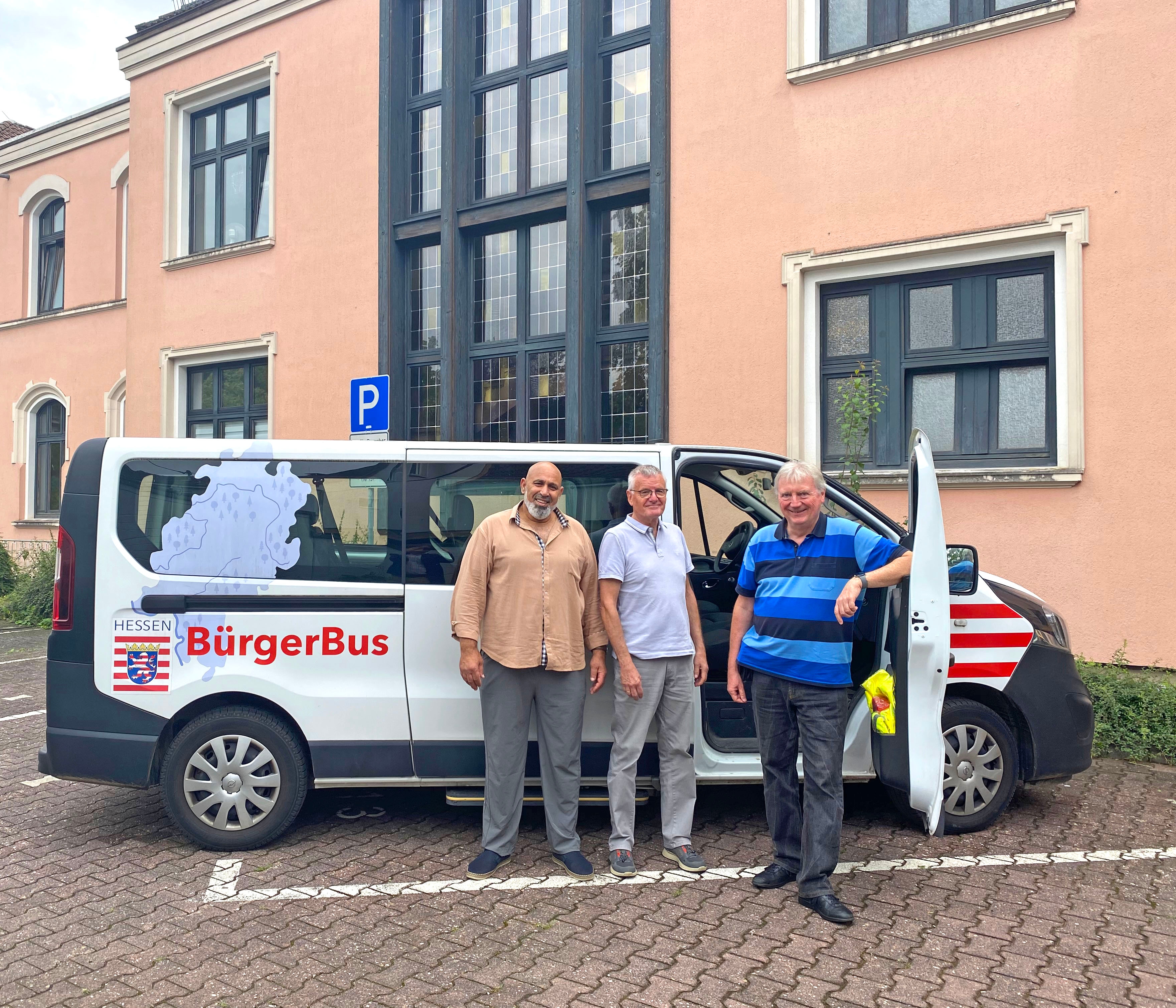 Bürgerbus mit drei Fahrern